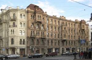  Стенгазета «Архитектурные причуды Петербурга, 1703–1917 годы»