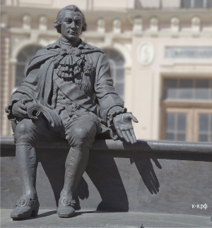 Памятник графу Ивану Шувалову